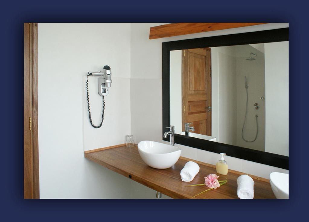 L'Hirondelle Self Catering Guest House Anse Volbert Village Pokoj fotografie